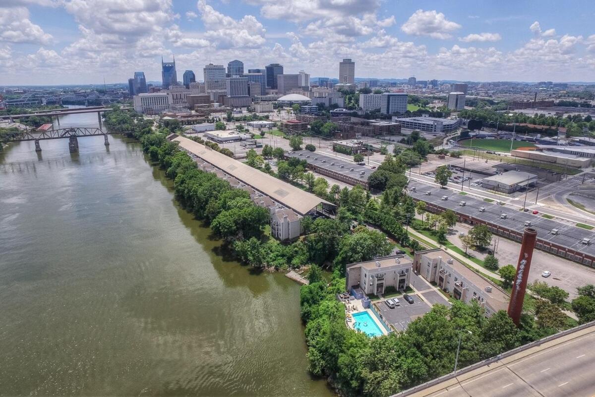 Walk To Broadway Riverfront Condo With Pool NashvilleNashville  Kültér fotó